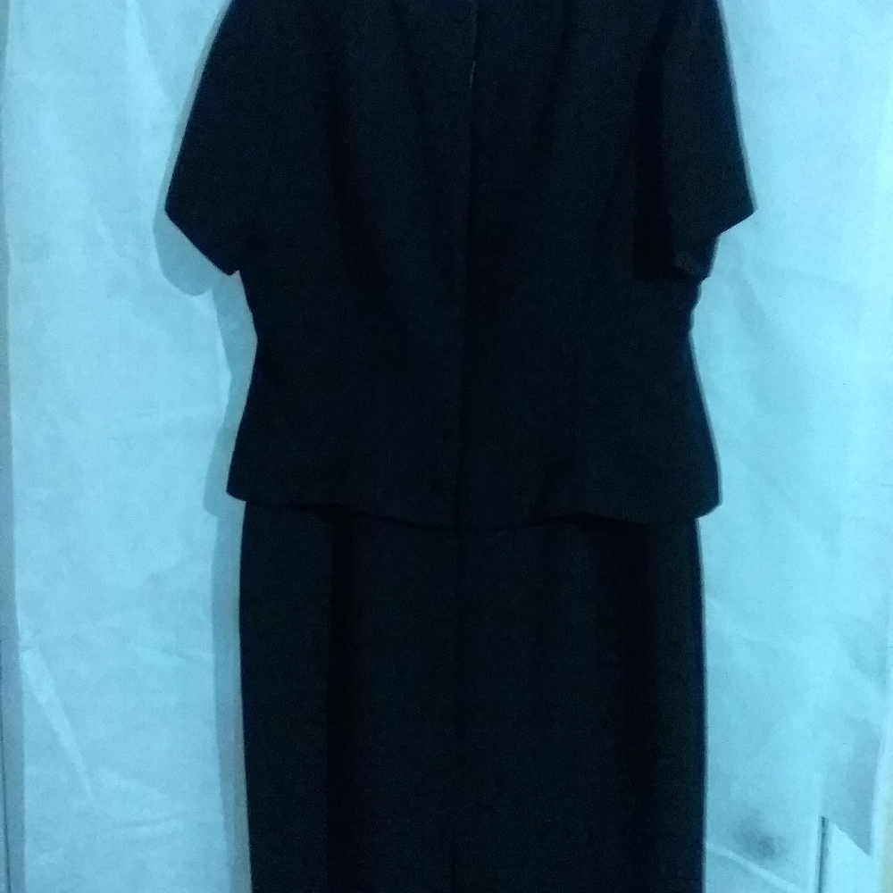 Dress - Picture 2 of 4